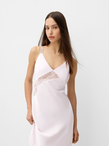 Bershka Suknia wieczorowa w kolorze różowy: przód