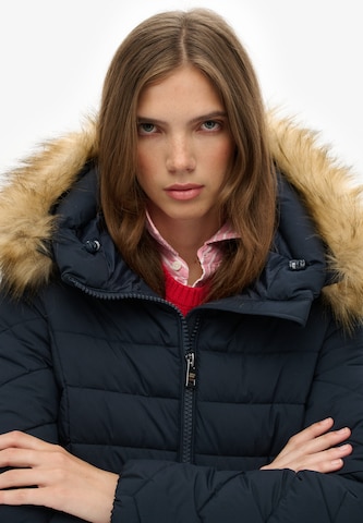 Veste mi-saison 'Fuji' Superdry en rouge