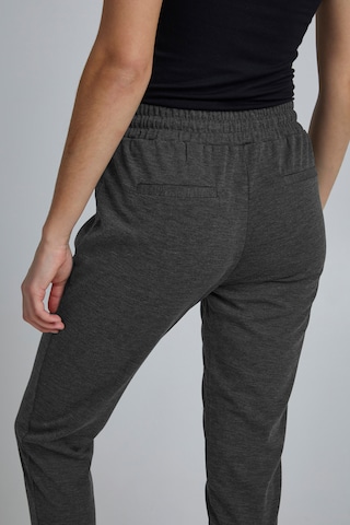 Coupe slim Pantalon à pince 'IHKATE PA' ICHI en gris