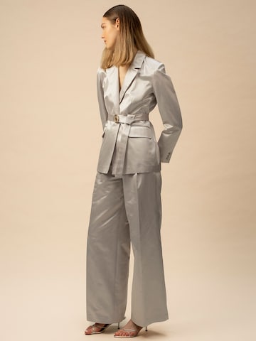 Anse Victorin Wide leg Broek 'Amara' in Zilver: voorkant