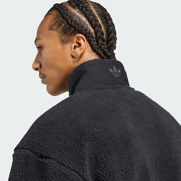 ADIDAS ORIGINALS Fleece jas 'Essentials' in Zwart