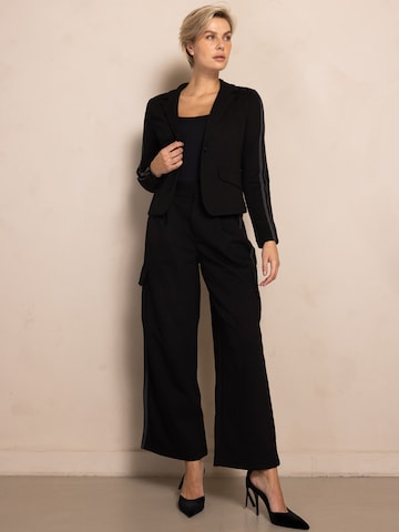 Zhrill Blazer 'ZHBETSY' in Black