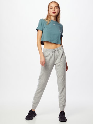 Effilé Pantalon de sport 'Essentials French Terry 3-Stripes' ADIDAS SPORTSWEAR en gris