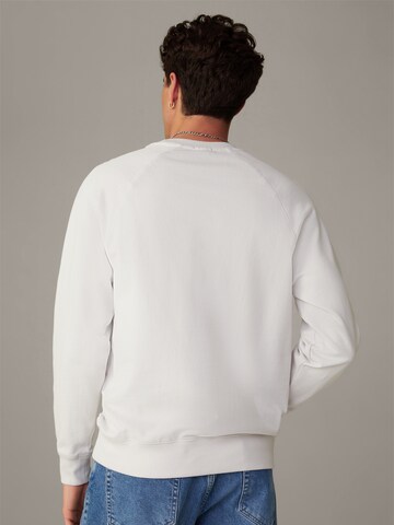Sweat-shirt 'Oscar' STRELLSON en blanc