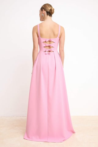 Robe de soirée Trendyol en rose