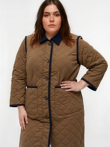 Vero Moda Curve Winterjas in Groen