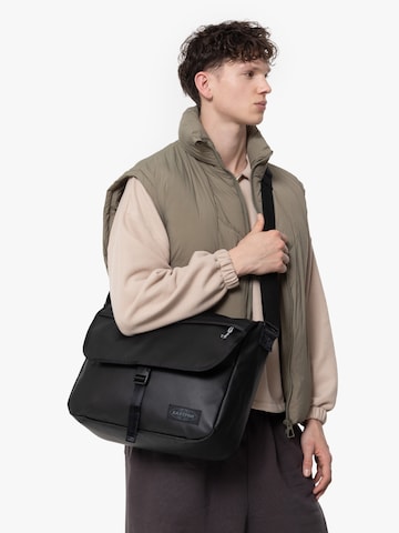 EASTPAK - Messenger 'Delegate +' en negro