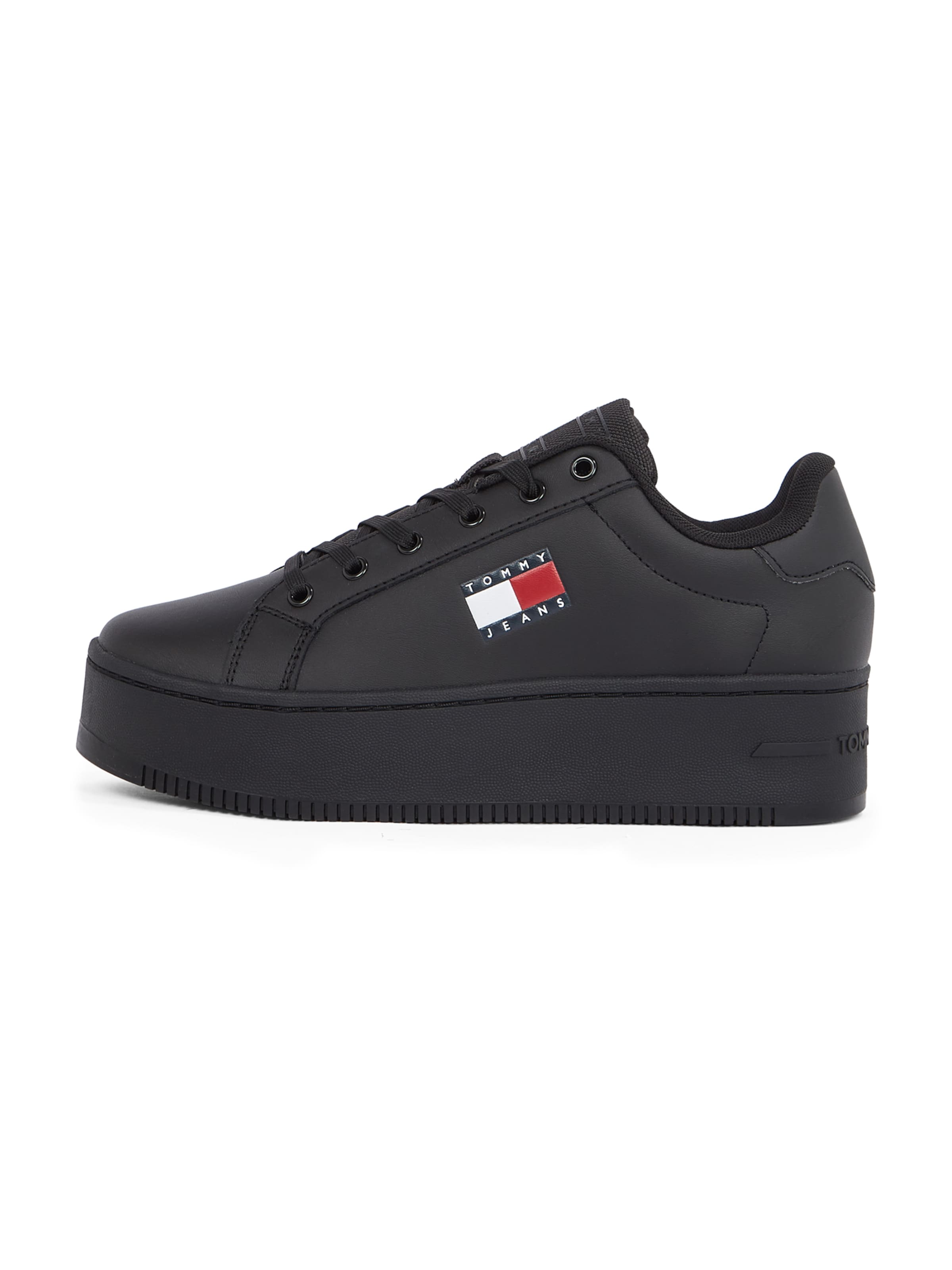 Baskets basses 'Essential' Tommy Jeans en noir : devant