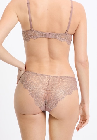 Slip 'Success' di ETAM in beige