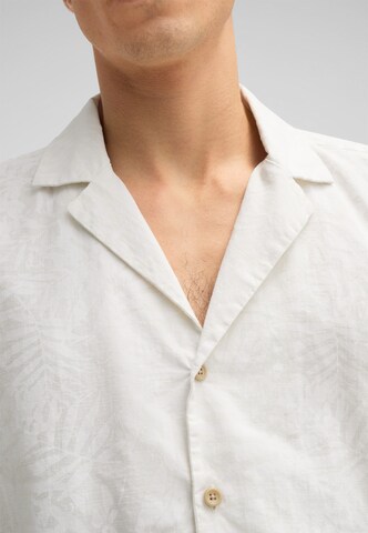 STRELLSON Comfort fit Button Up Shirt 'Cliro' in White