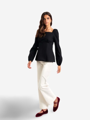 THE-ARE Shirt in Schwarz