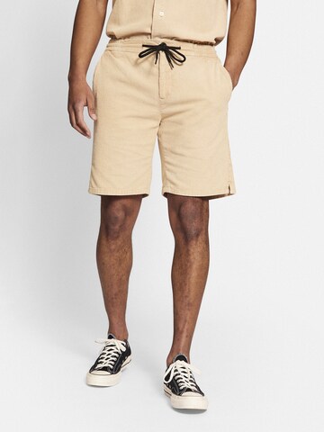 Redefined Rebel Loosefit Chino 'Chad' in Beige: voorkant