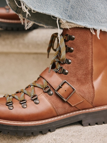 ruda Next Suvarstomieji kulkšnis dengiantys batai 'Forever Comfort'