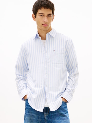 Tommy Jeans Regular fit Button Up Shirt in Blue: front