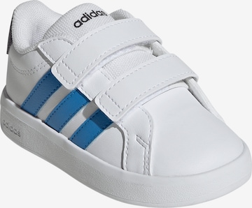 balta ADIDAS SPORTSWEAR Sportiniai batai 'Grand Court 3.0': priekis