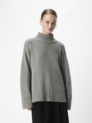 OBJECT Pullover i grå: forside