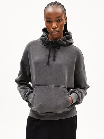 ARMEDANGELS Sweatshirt in Black: front