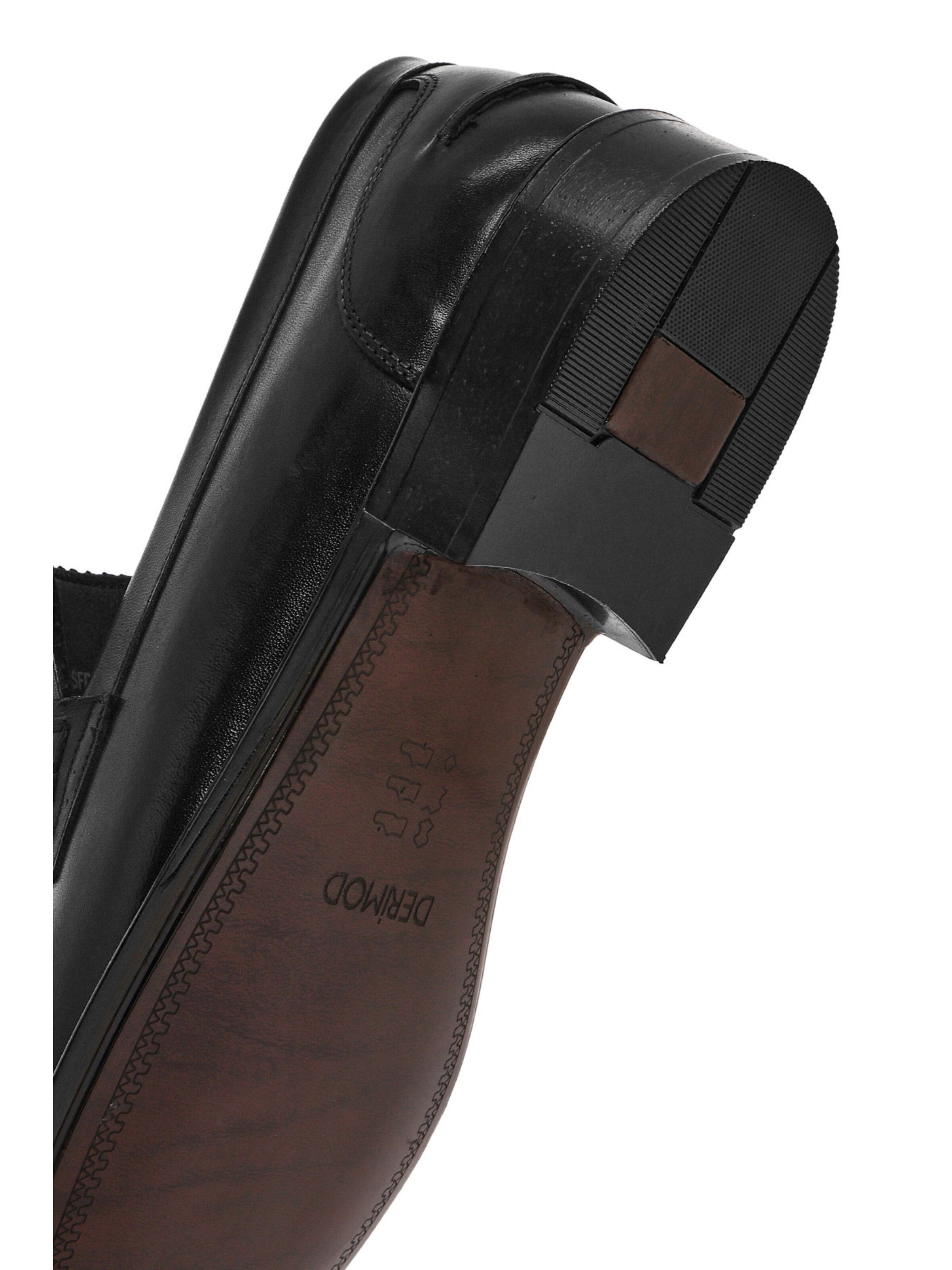 Derimod Classic Flats in Black