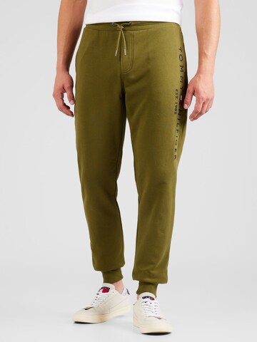 Tapered Pantaloni di TOMMY HILFIGER in verde: frontale
