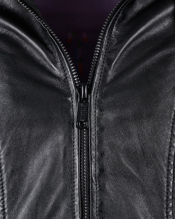 MUSTANG Between-Season Jacket in Black