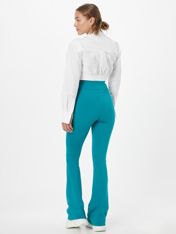 Urban Classics Flared Leggings in Groen