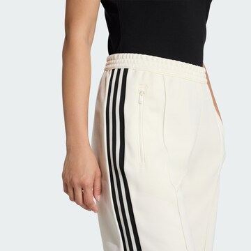 ADIDAS ORIGINALS - regular Pantalón 'Classic' en blanco