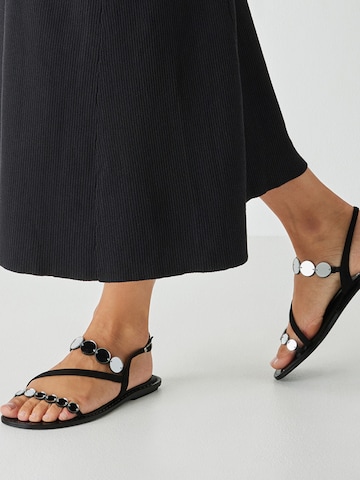 Tamaris Sandali s paščki | črna barva