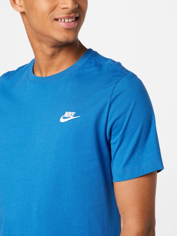 Regular fit Tricou 'Club' de la Nike Sportswear pe albastru