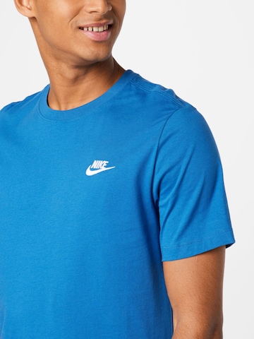 Nike Sportswear Regular Fit T-Shirt 'Club' in Blau