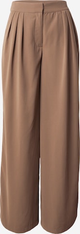 Pantaloni con pieghe 'Celestine' di ABOUT YOU in marrone: frontale