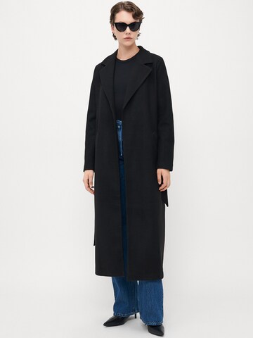 Vero Moda Tall Overgangsfrakke 'VMFORTUNEAYA' i sort