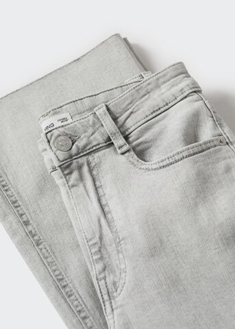 MANGO Flared Jeans i grå