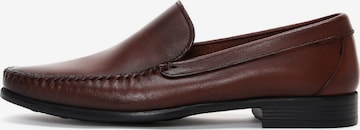Chaussure basse Derimod en marron : devant