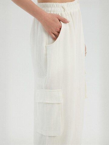 Hiccup Tapered Hose in Beige