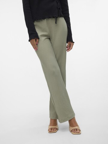 VERO MODA Loosefit Hose in Grün