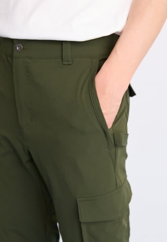 COLUMBIA Regularen Outdoor hlače 'ROC™ Tech' | zelena barva