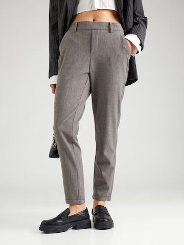 VERO MODA Tapered Παντελόνι τσίνο σε μαύρο: μπροστά
