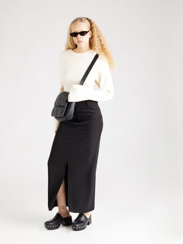 Gonna 'Bozzy' di PIECES in nero