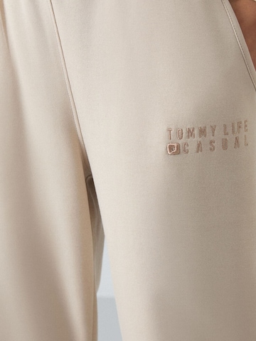 Tommy Life Sweat suit in Beige