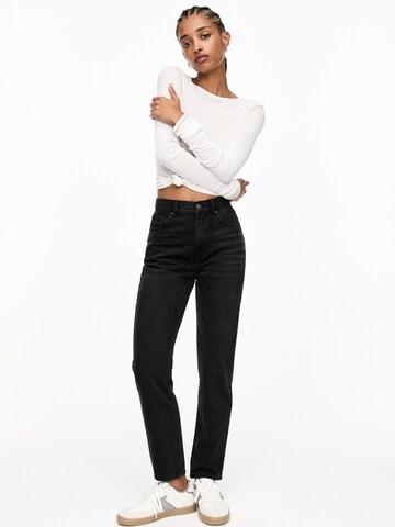 Pull&Bear Regular Jeans in Schwarz