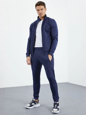 Completo per l'allenamento 'Aktive Sets' di Tommy Life in blu: frontale