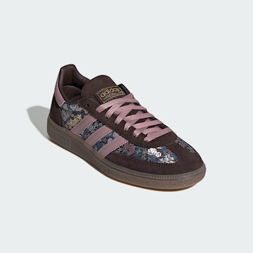 ADIDAS ORIGINALS Sneaker 'Handball Spezial X Liberty London' in Braun