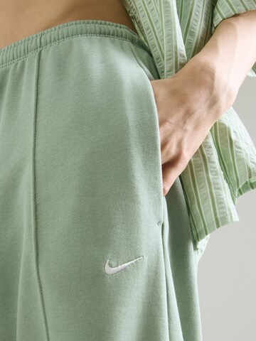 Tapered Pantaloni 'Chill' de la Nike Sportswear pe gri