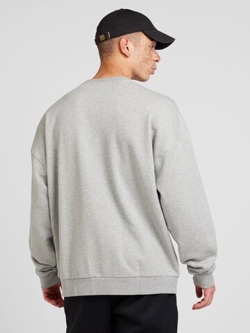 Nike Sportswear Sweatshirt 'CLUB FT' in Grijs