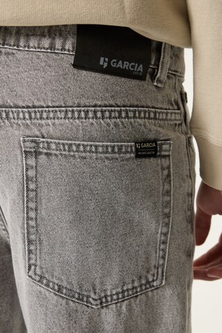 Regular Jean GARCIA en gris