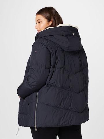 Veste d’hiver Tommy Hilfiger Curve en bleu