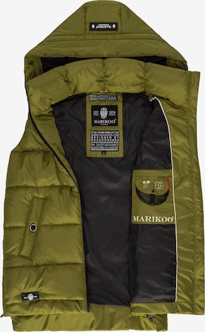 Gilet 'Zarinaa' di MARIKOO in verde