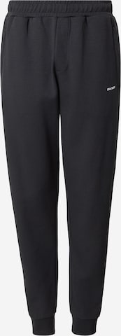 Effilé Pantalon Lyle & Scott en noir : devant