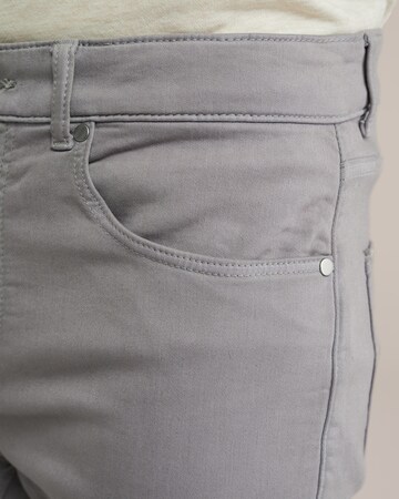 WE Fashion Slimfit Jeans in Grau