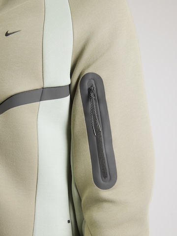 Nike Sportswear Tréning dzseki 'TECH FLC PRO' - zöld